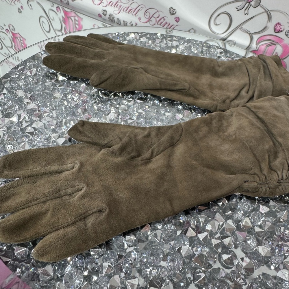 Holt renfrew gloves mittens taupe brown grey nude leather silk cinched sides 7 - Picture 15 of 16